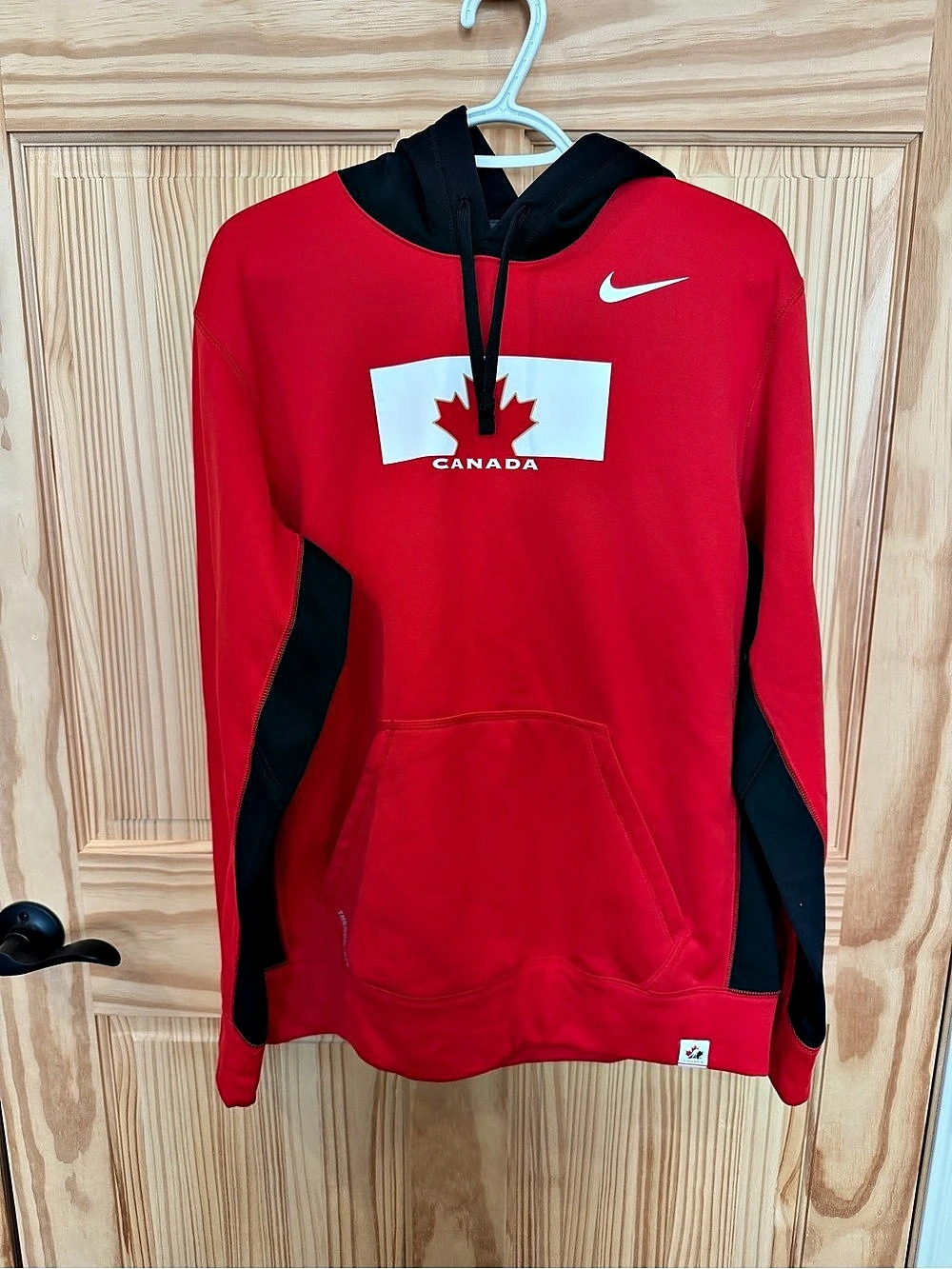 Nike Therma-FIT Canada Olympic Hoodie Red & Black Size Medium